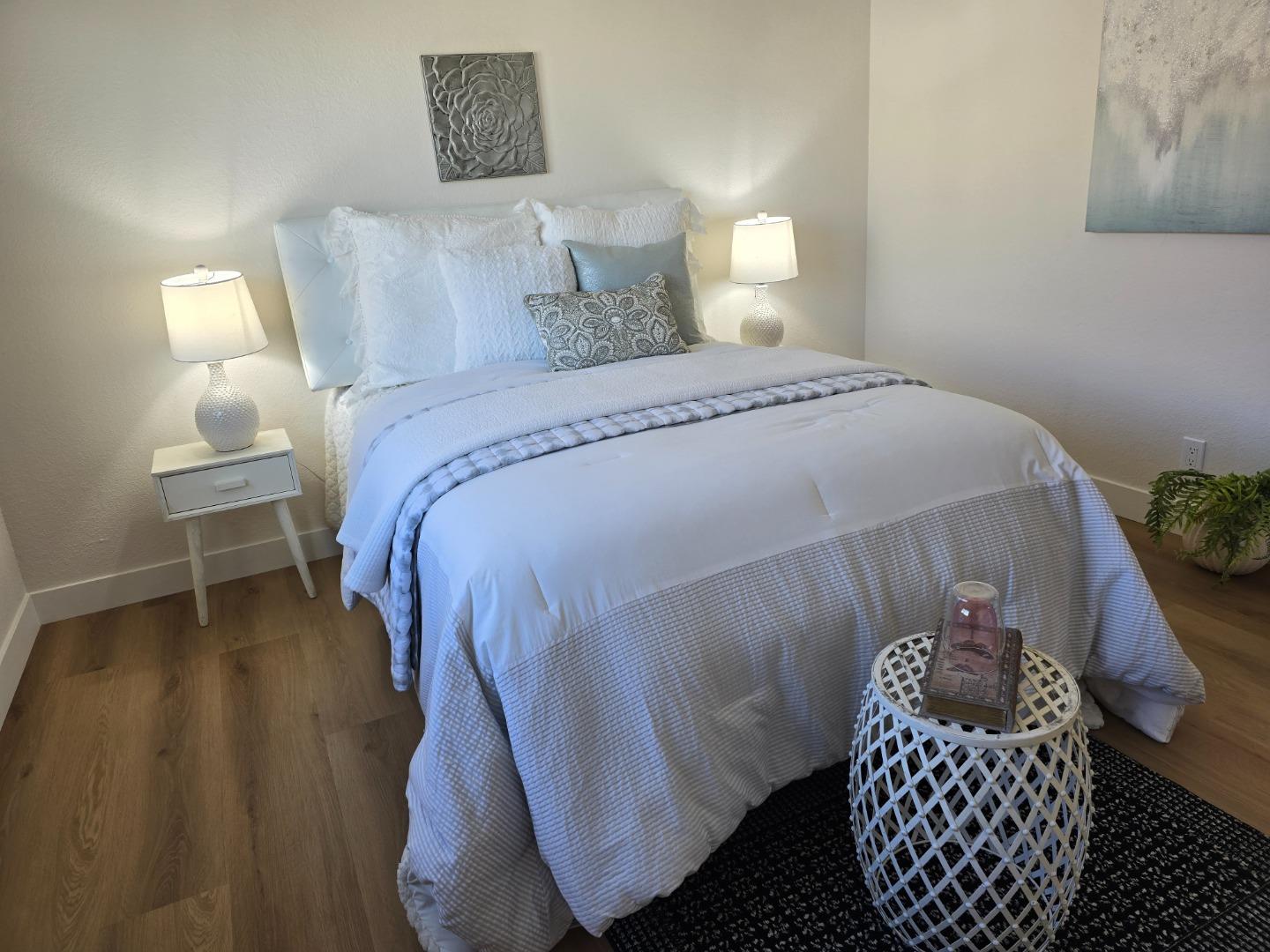 3575 Lehigh Drive, Unit 25 Santa Clara, CA 95051 - Photo 11 of 29 a bedroom with a bed and chair