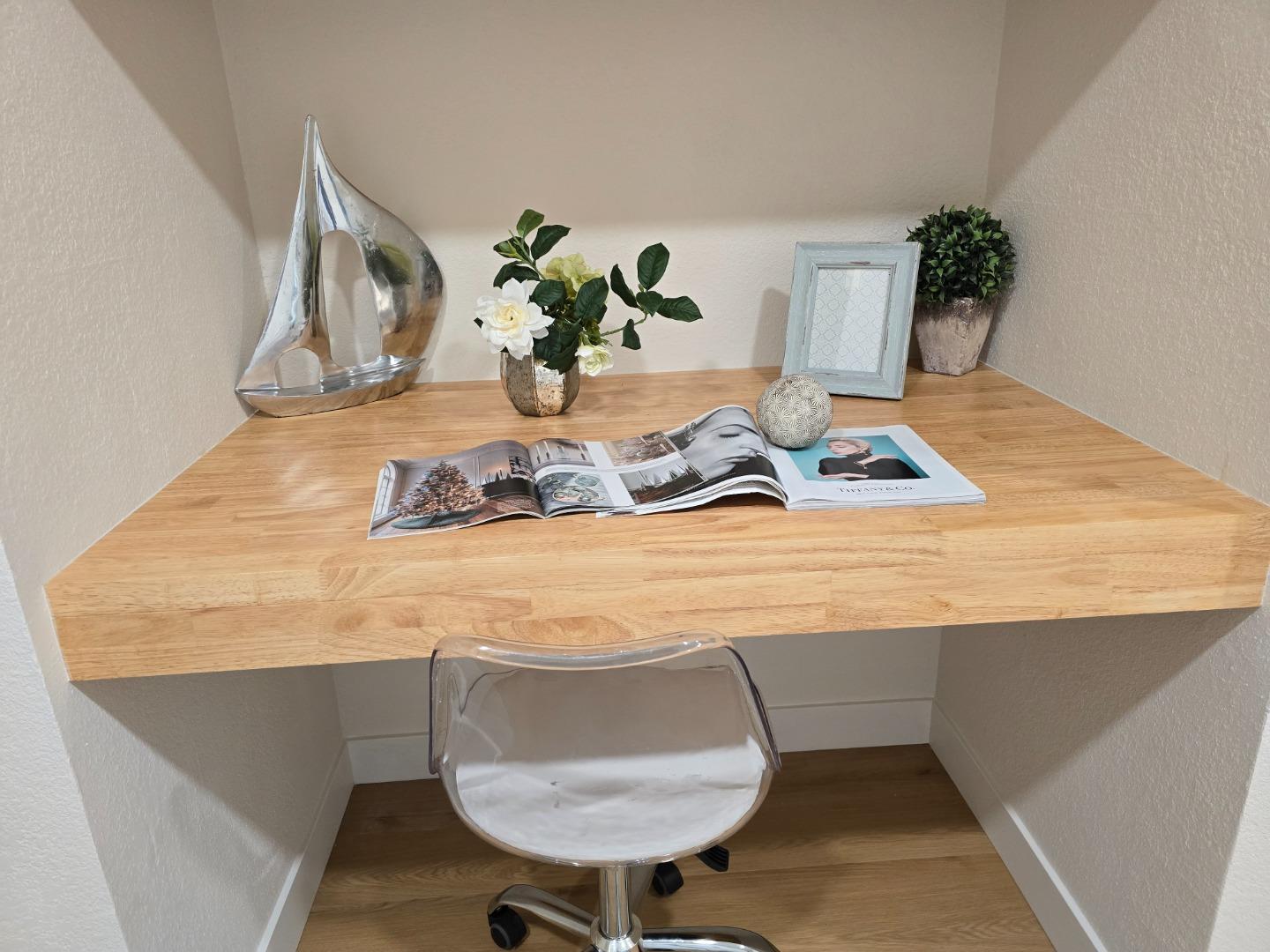 3575 Lehigh Drive, Unit 25 Santa Clara, CA 95051 - Photo 20 of 29 a dining room with table and chairs