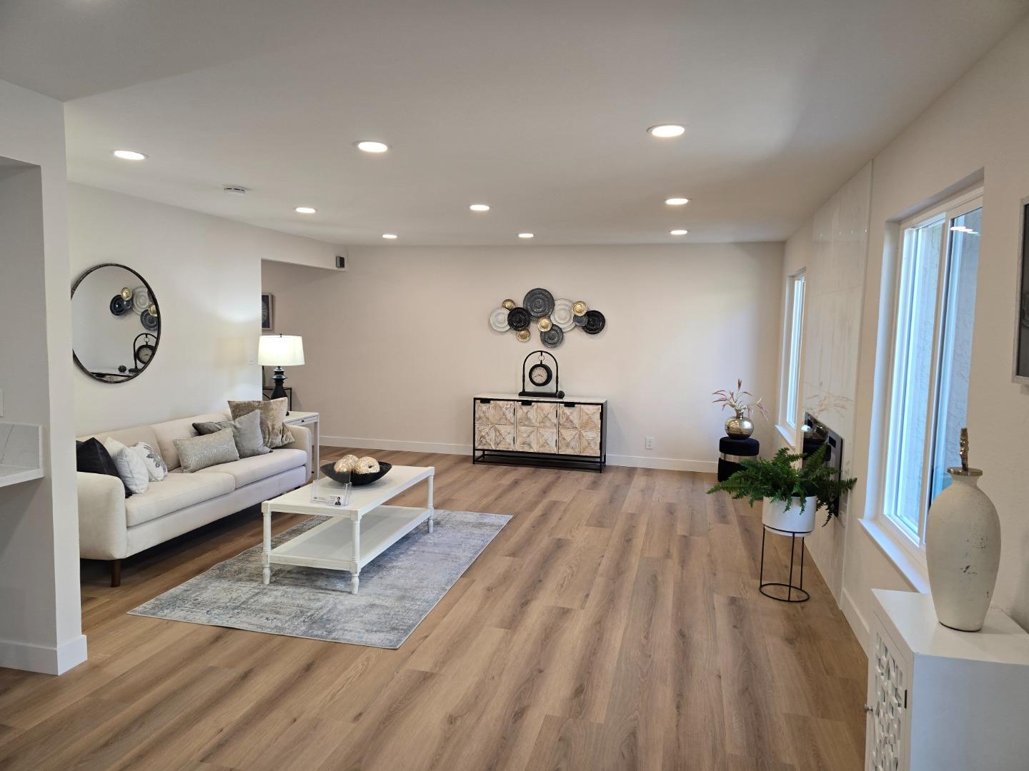 3575 Lehigh Drive, Unit 25 Santa Clara, CA 95051 - Photo 4 of 29 a living room with furniture