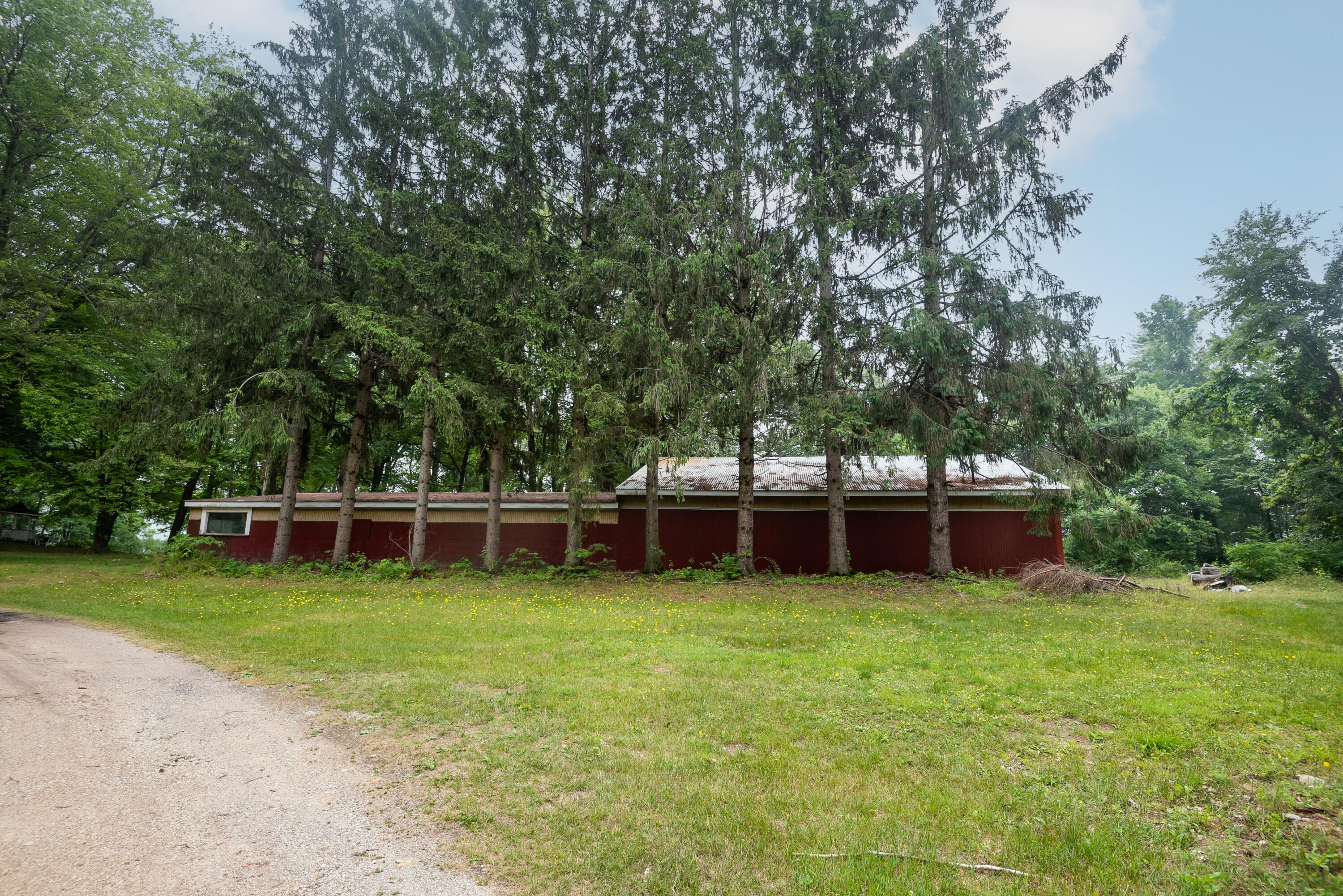 6456 Scherr Road Berrien Springs, MI 49103 - Photo 7 of 38 Barn