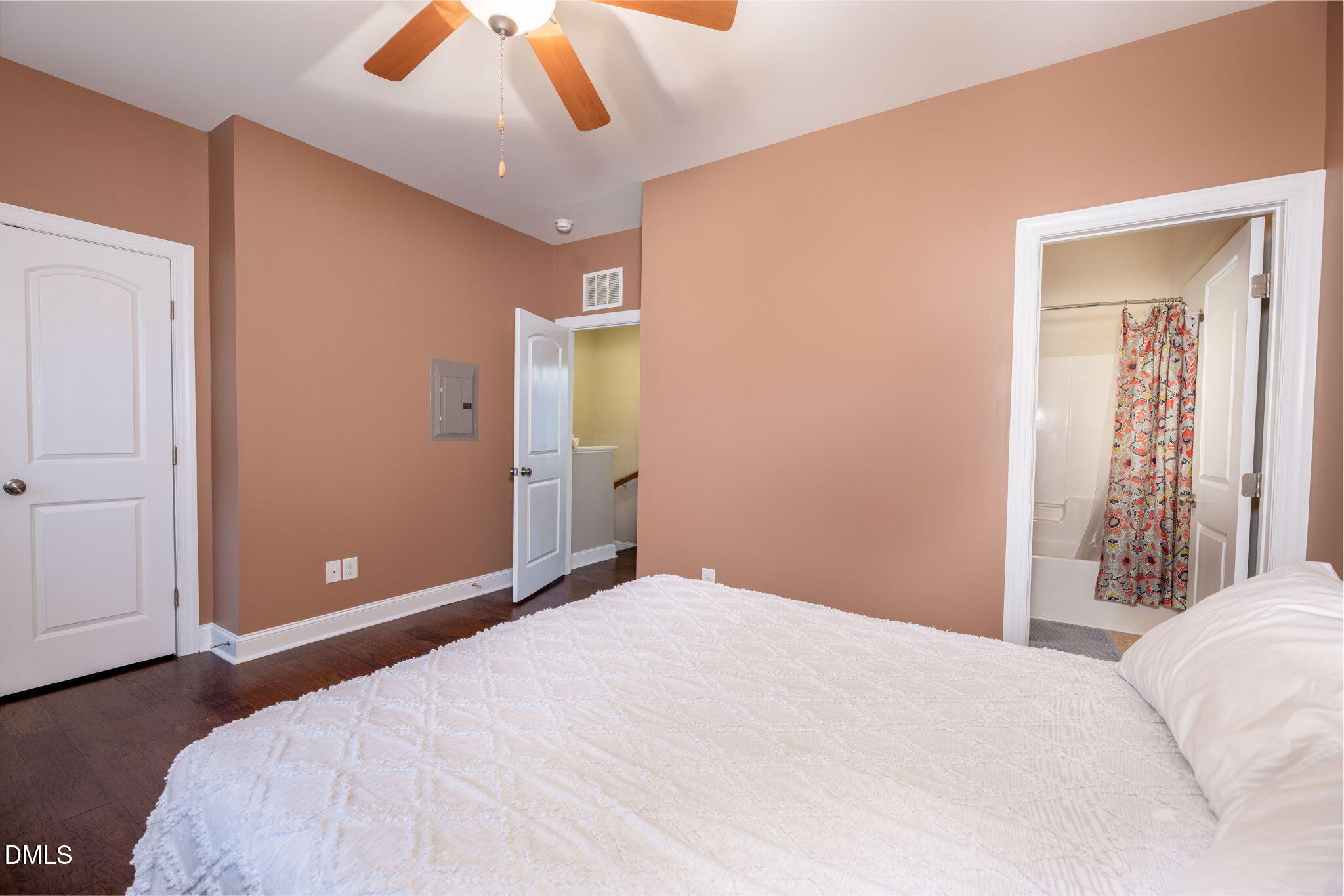 2816 Piedmont River Way Raleigh, NC 27606 - Photo 37 of 62 37-web-or-mls-8Y3A8992-Edit