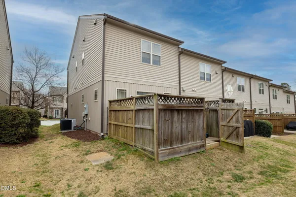 $1,750 | 2816 Piedmont River Way, Raleigh, NC 27606