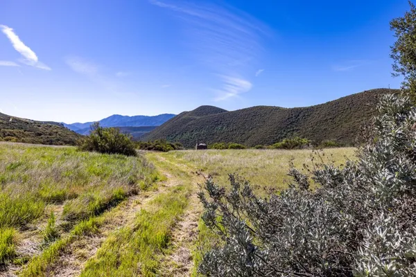 $875,000 | 43515 East Carmel Valley Road, Greenfield, CA 93927