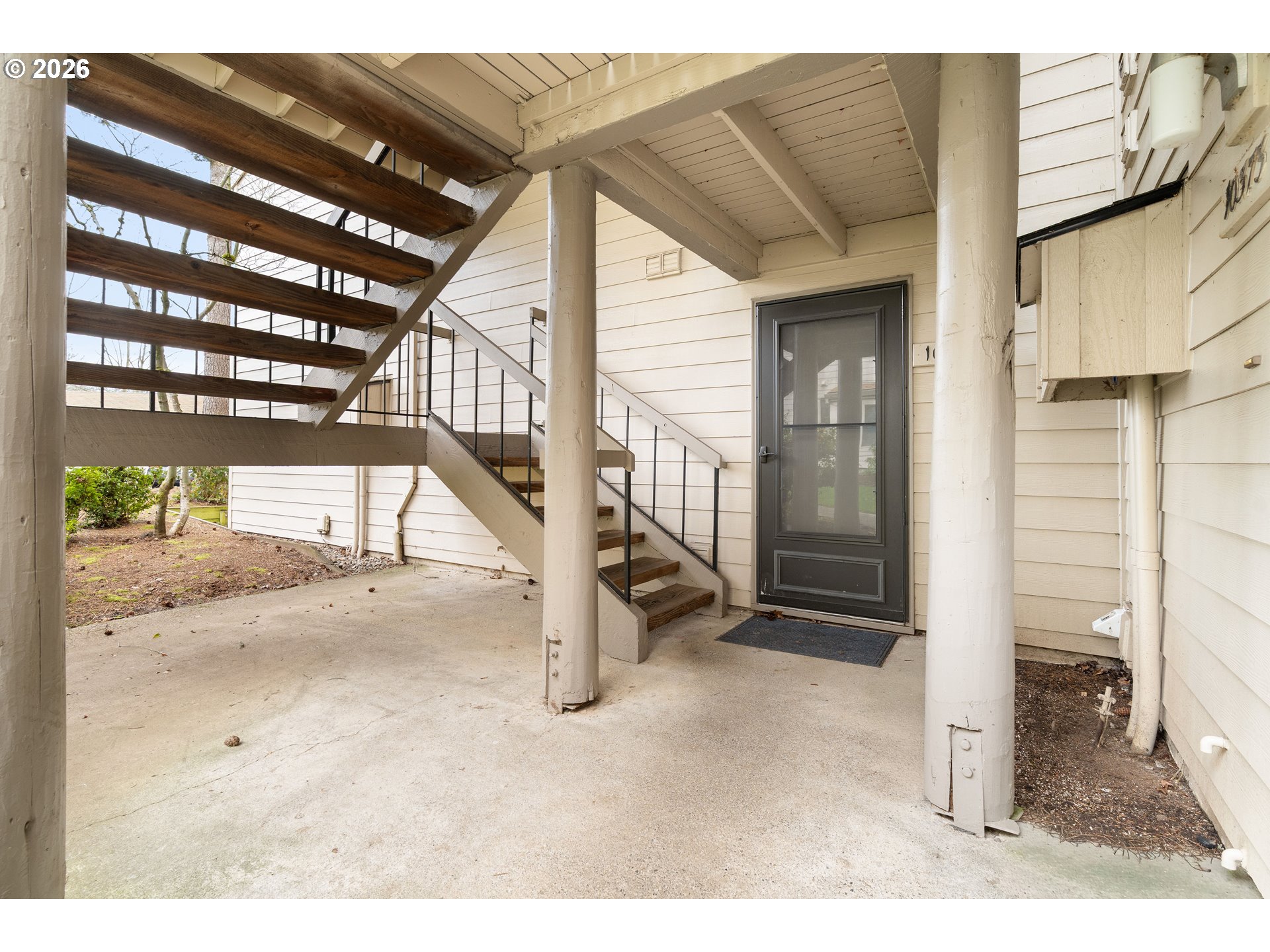 10371 Southwest Trapper Terrace Beaverton, OR 97008 - Photo 2 of 39