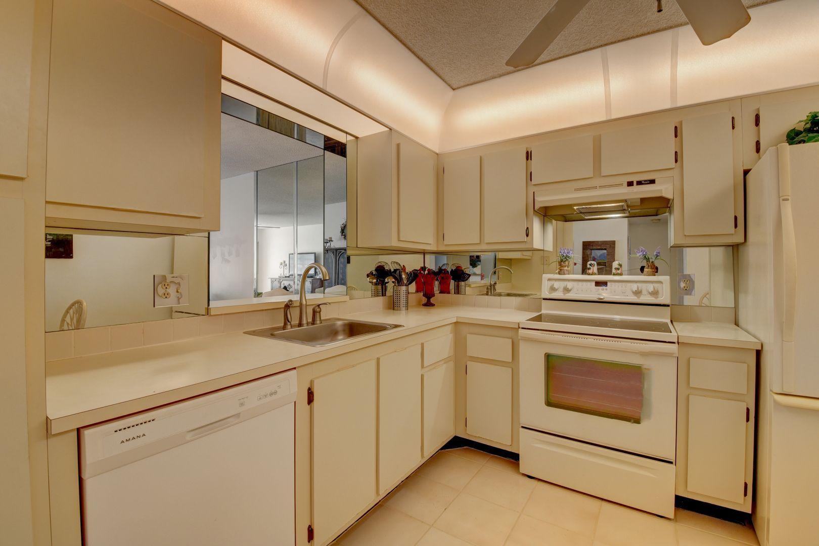 9124 Flynn Circle, Unit 4 Boca Raton, FL 33496 - Photo 14 of 34 07_virtuals1 (7)