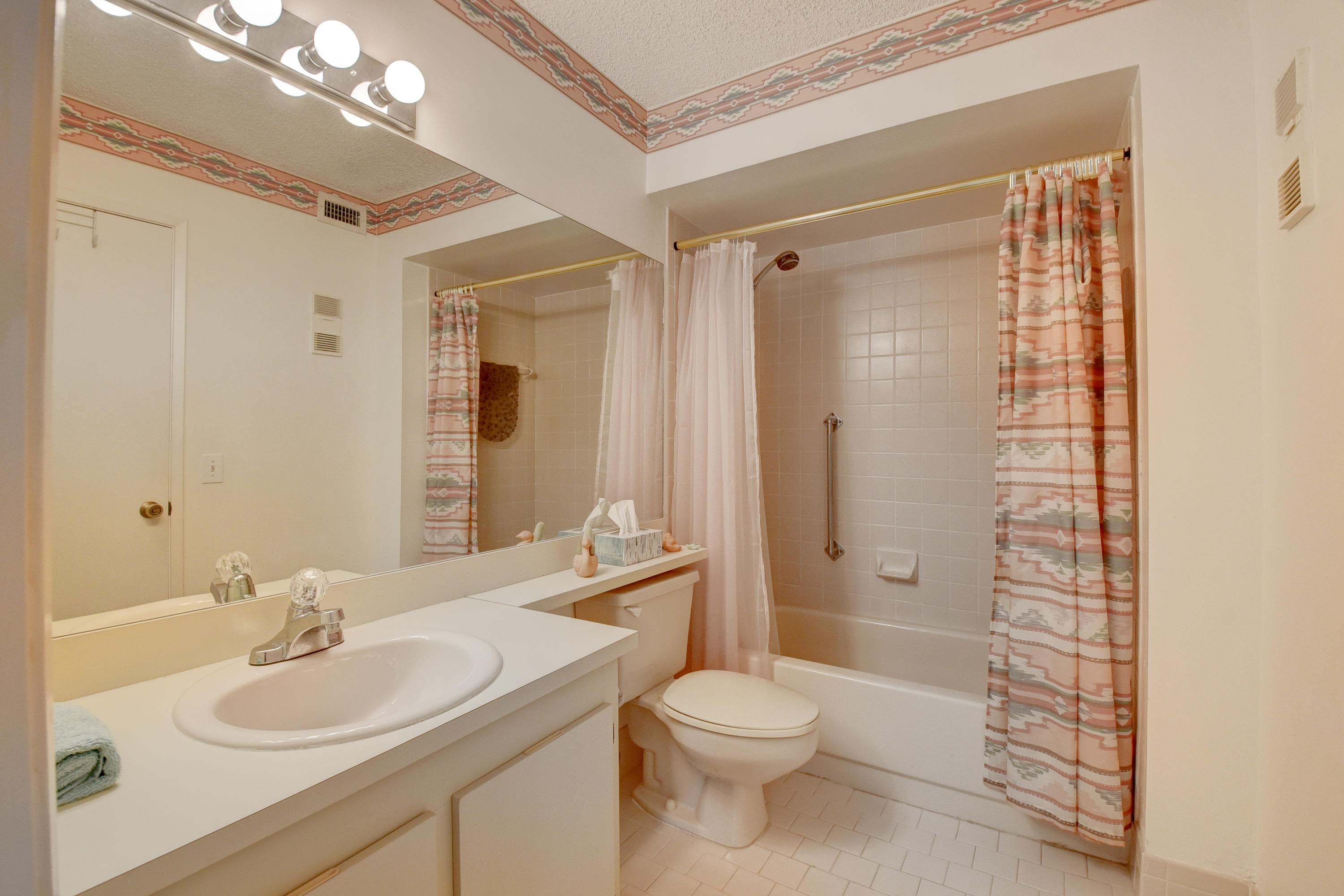 9124 Flynn Circle, Unit 4 Boca Raton, FL 33496 - Photo 17 of 34 24_dsc_4132_3_4_5_6