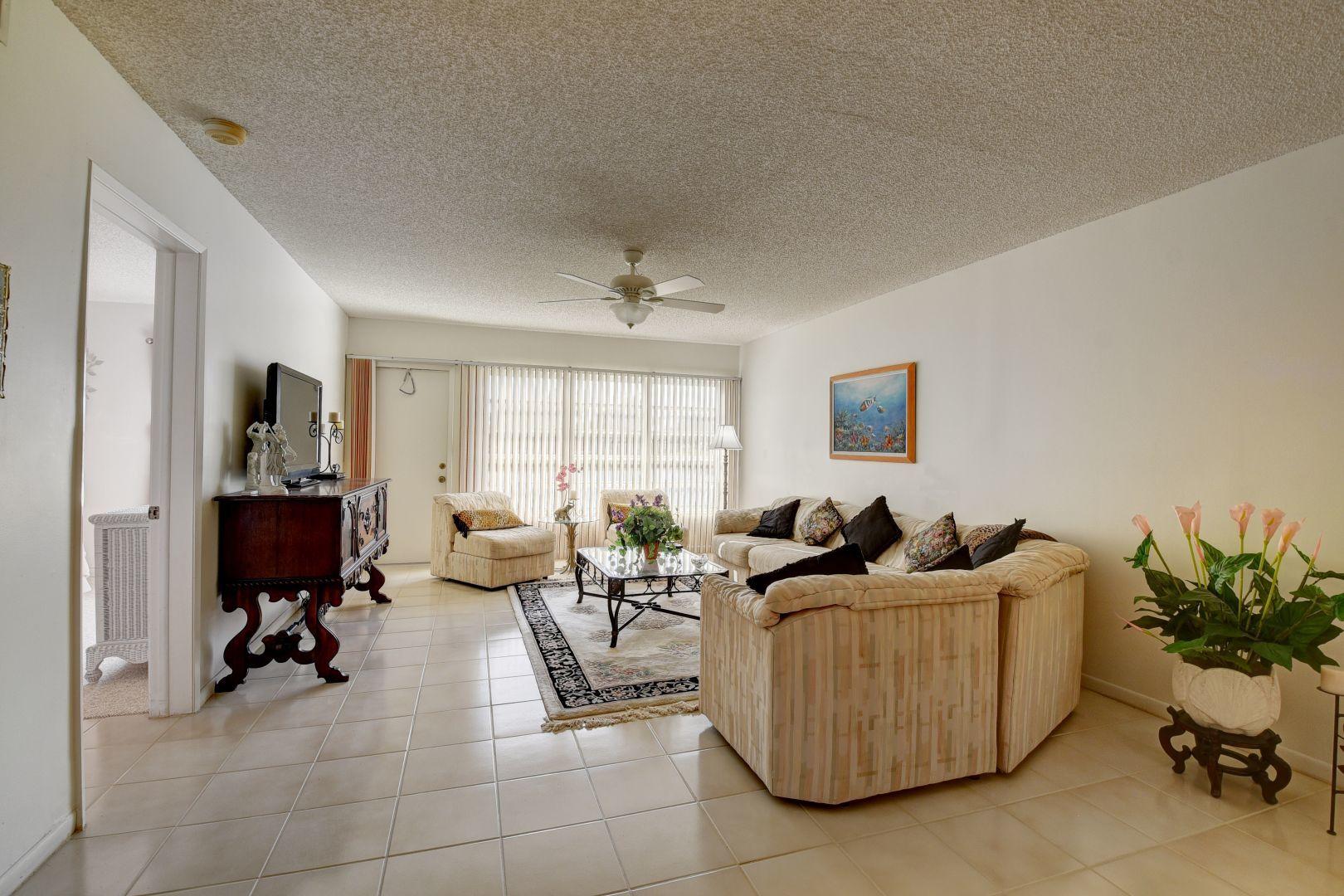 9124 Flynn Circle, Unit 4 Boca Raton, FL 33496 - Photo 9 of 34 09_virtuals1 (9)