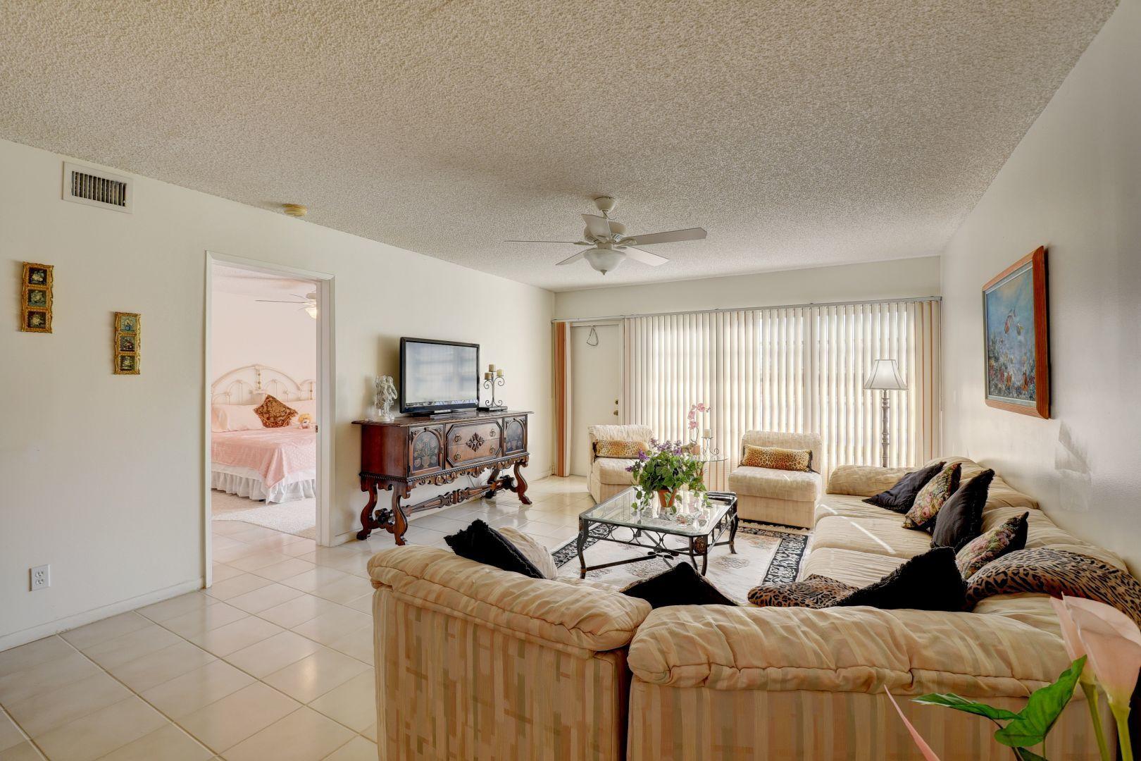 9124 Flynn Circle, Unit 4 Boca Raton, FL 33496 - Photo 10 of 34 10_virtuals1 (10)