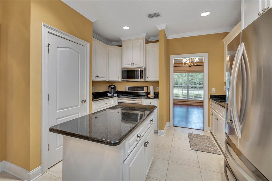 115 Spring Lake Circle Brunswick, GA 31525 - Photo 10 of 40