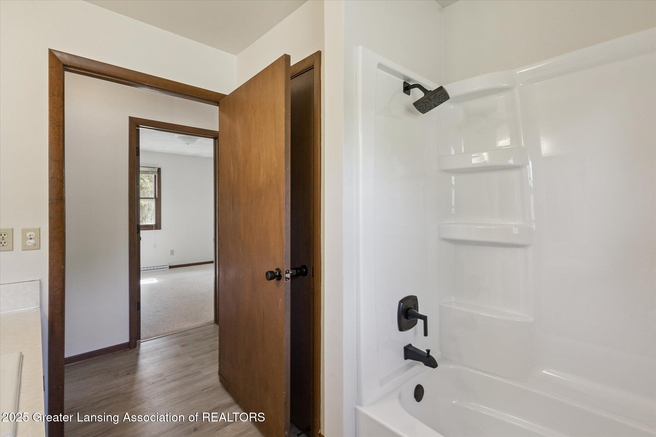 15340 West Cutler Road Portland, MI 48875 - Photo 22 of 40 Bathroom