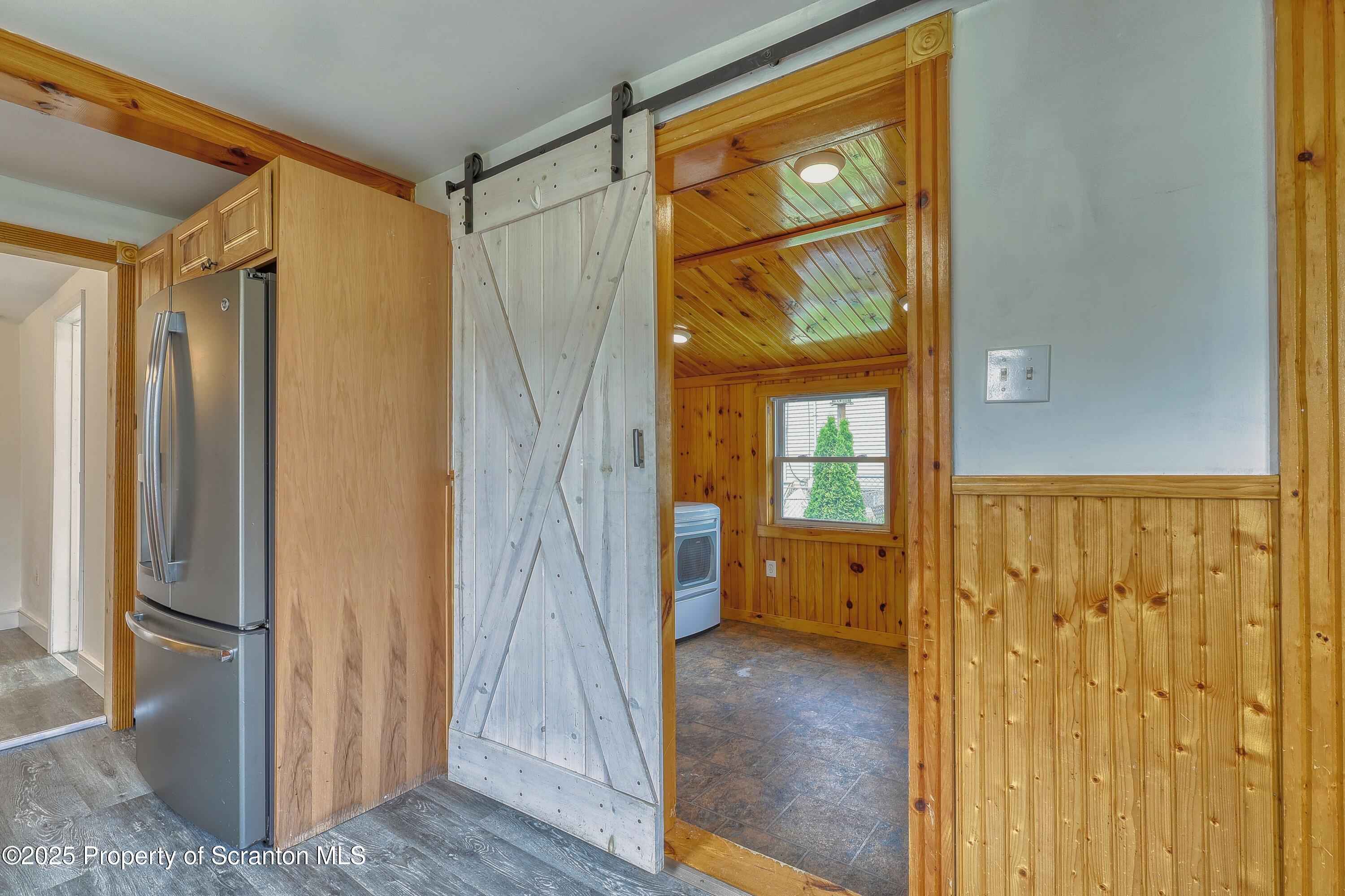 326 Neptune Place Scranton, PA 18505 - Photo 24 of 29 IMG_6406_hdr (1)