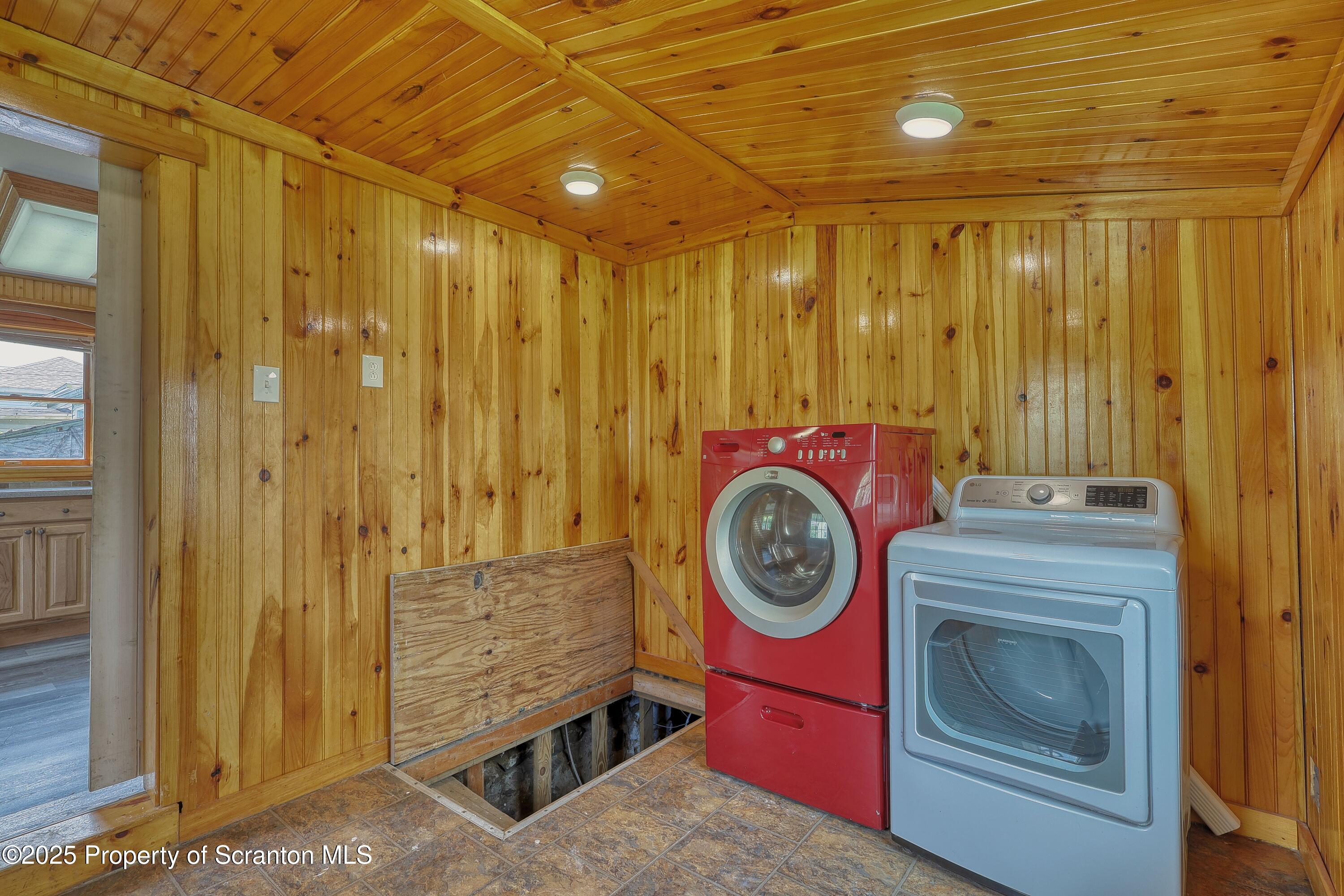 326 Neptune Place Scranton, PA 18505 - Photo 27 of 29 IMG_6431_hdr (1)