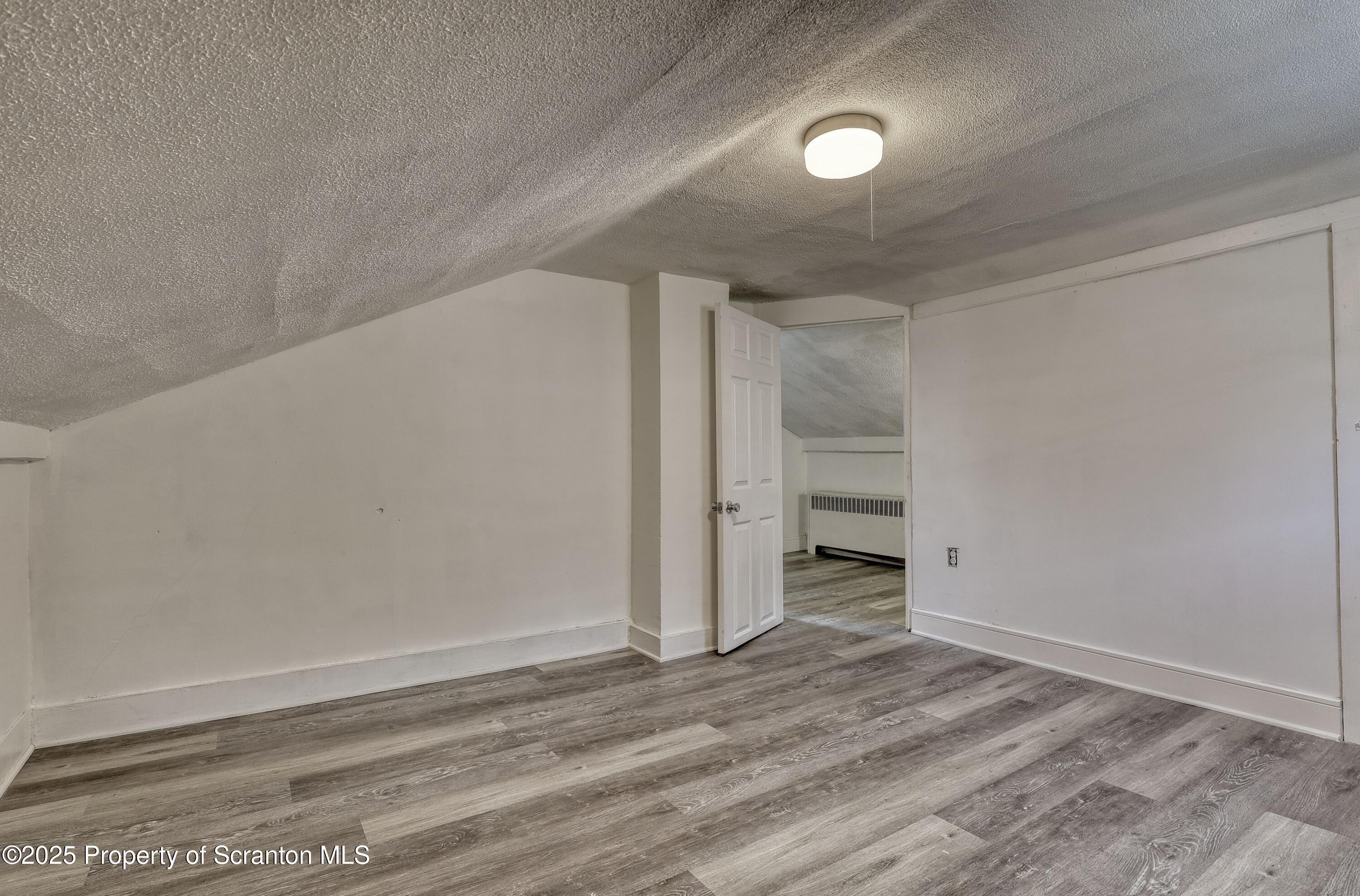 326 Neptune Place Scranton, PA 18505 - Photo 6 of 29 IMG_6506_hdr (1)