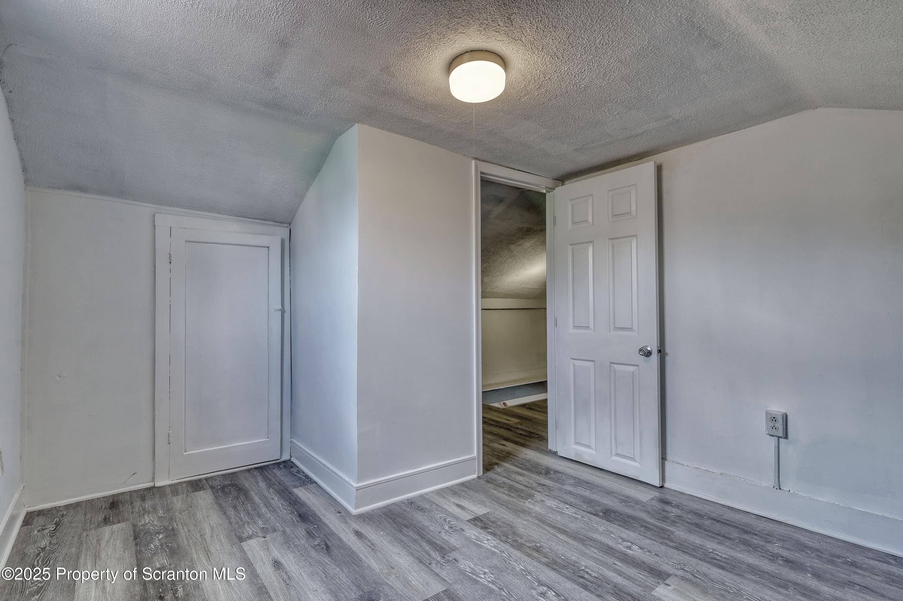 326 Neptune Place Scranton, PA 18505 - Photo 9 of 29 IMG_6526_hdr (1)