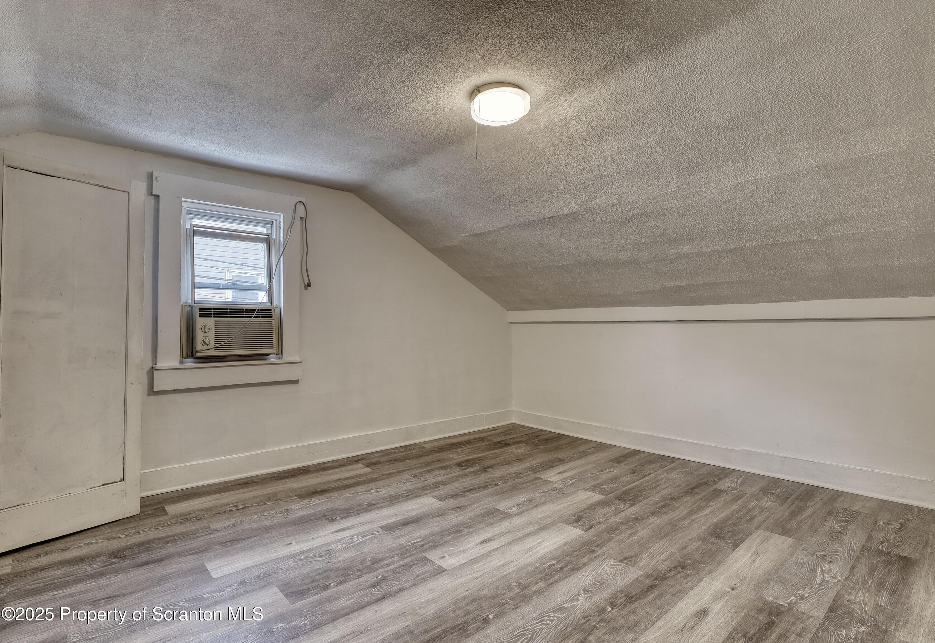 326 Neptune Place Scranton, PA 18505 - Photo 10 of 29 IMG_6501_hdr (1)