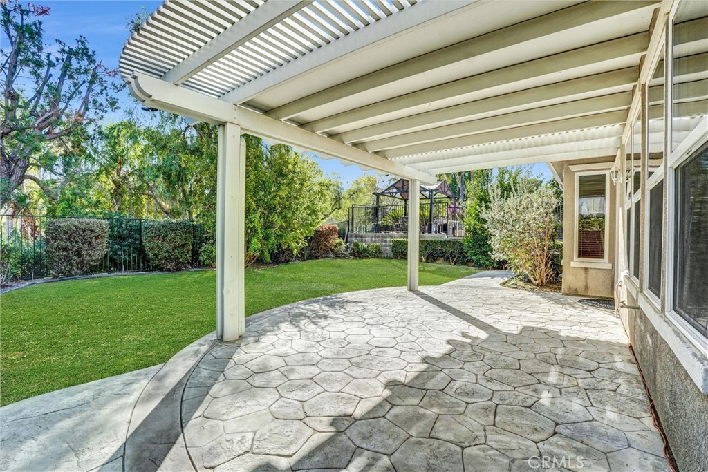 20814 Lugano Way Porter Ranch, CA 91326 - Photo 9 of 35 Gallery Image 9