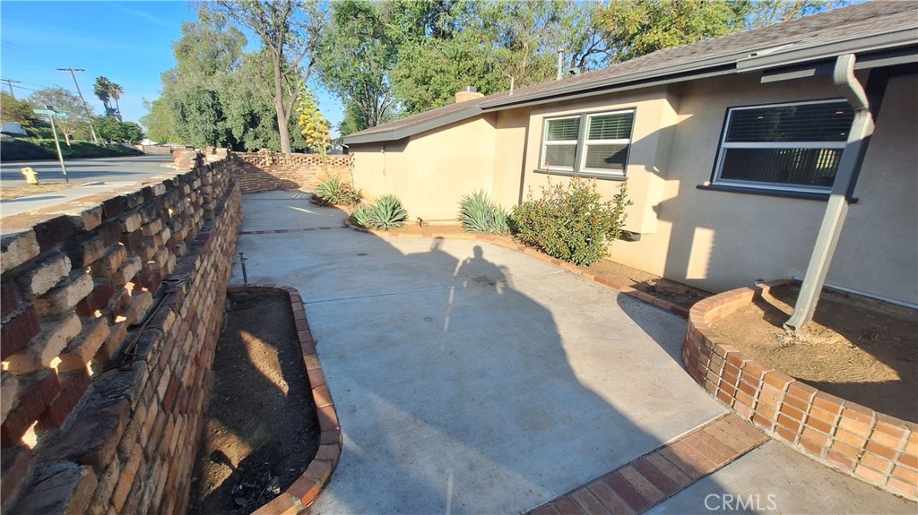 2327 Fairview Avenue Riverside, CA 92506 - Photo 6 of 30