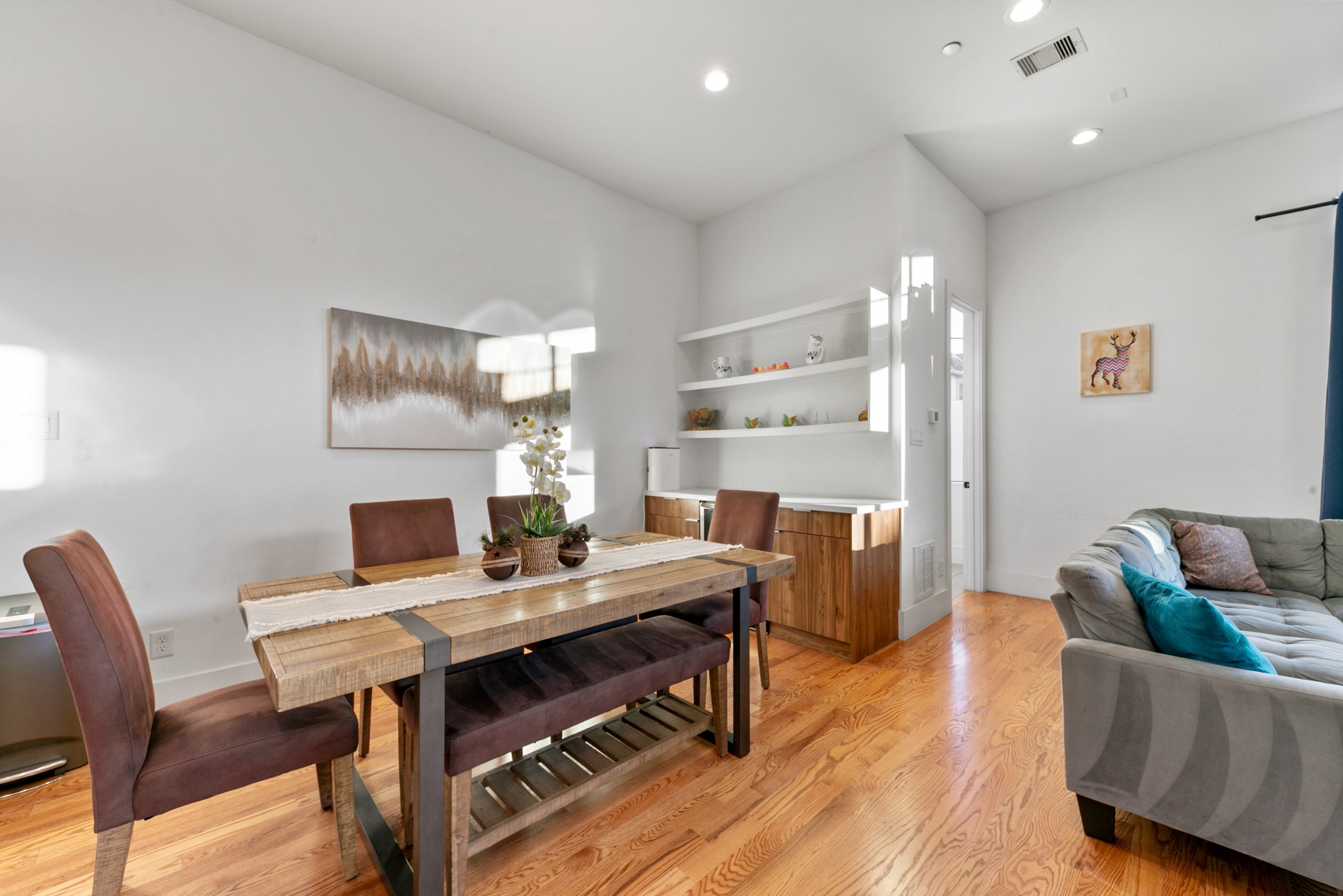 608 Oakley Street Houston, TX 77006 - Photo 12 of 37 a view of a dining room with furniture