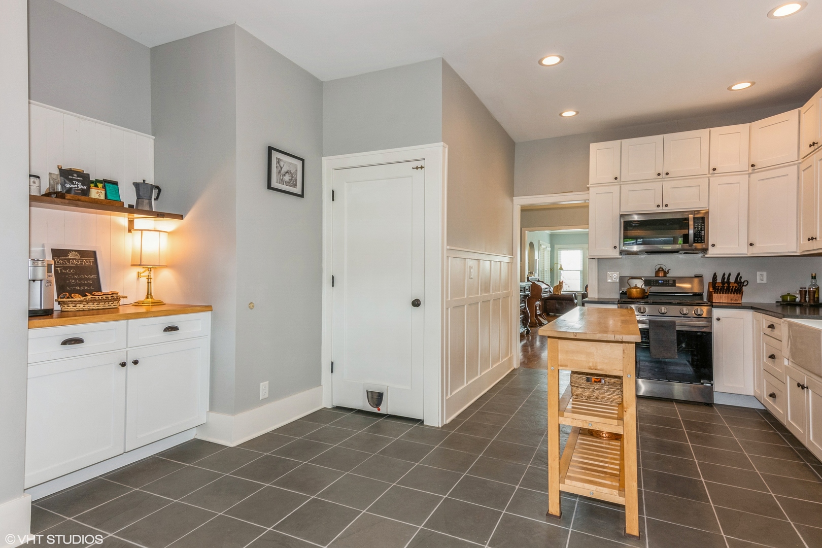 607 Geneva Road St. Charles, IL 60174 - Photo 8 of 24 Gallery Image 8