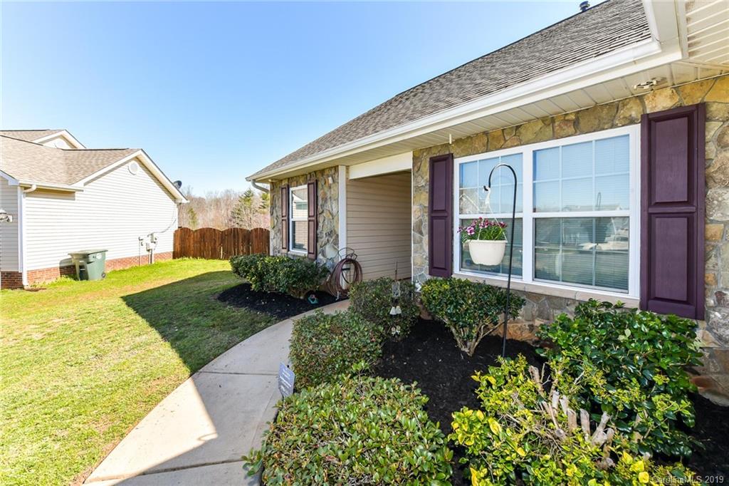 550 Pennyfields Lane Clover, SC 29710 - Photo 2 of 28 Gallery Image 2
