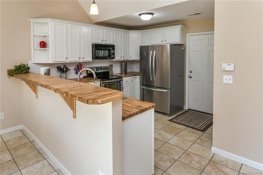 550 Pennyfields Lane Clover, SC 29710 - Photo 12 of 28 Gallery Image 12