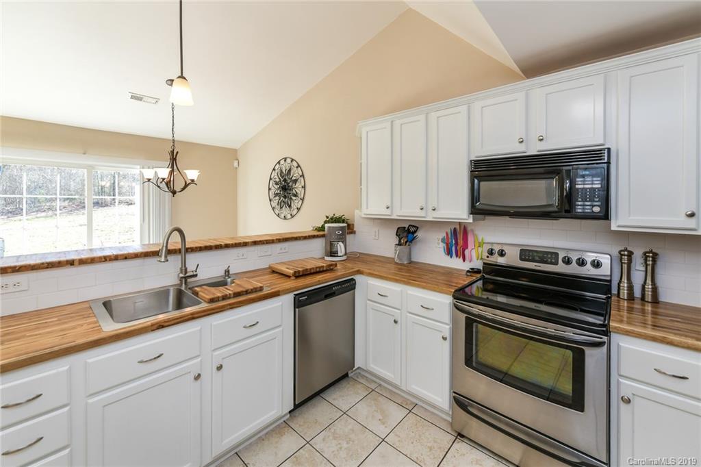 550 Pennyfields Lane Clover, SC 29710 - Photo 14 of 28 Gallery Image 14