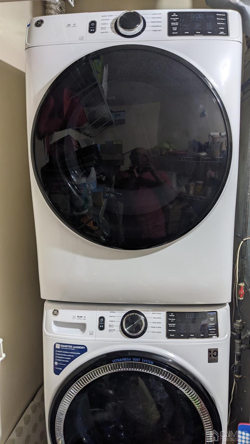 7 Newburgh Drive Edison, NJ 08820 - Photo 11 of 20 a close up view of washer and dryer