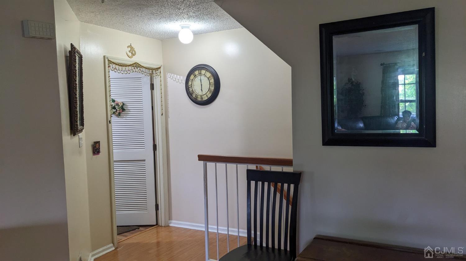 7 Newburgh Drive Edison, NJ 08820 - Photo 5 of 20 a view of a hallway with front door