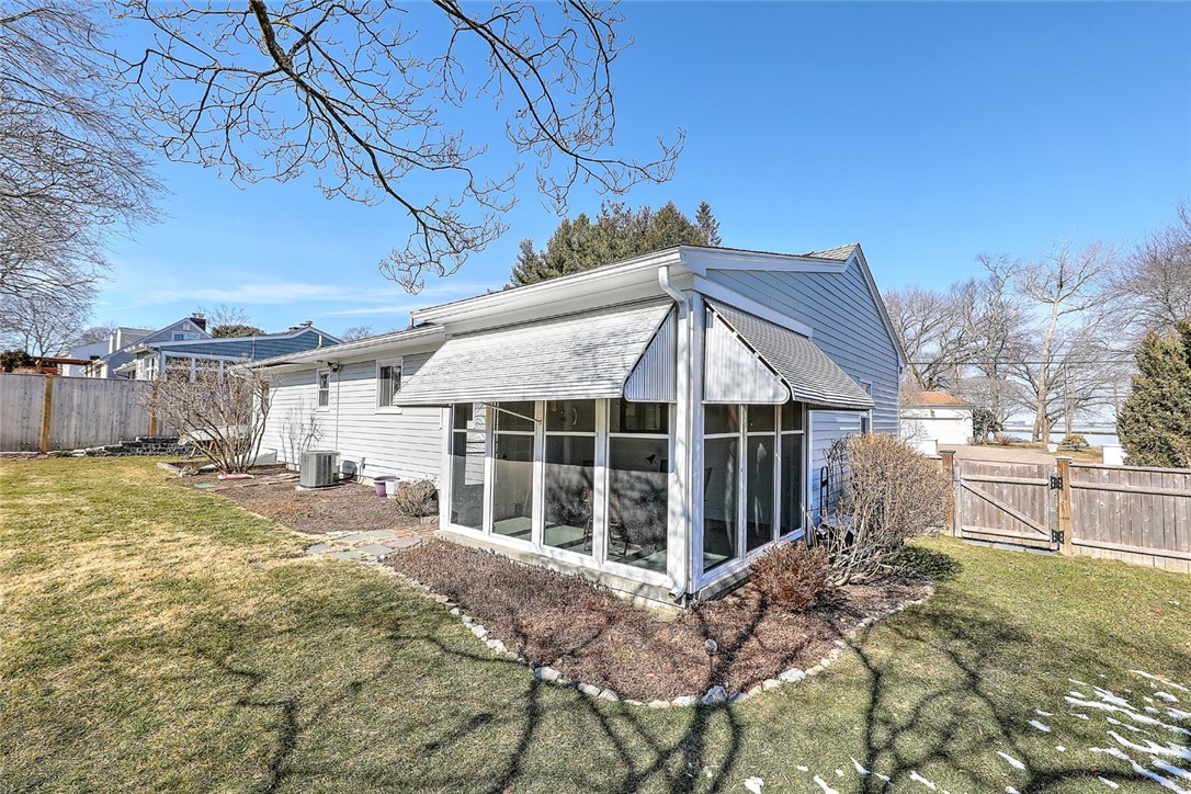 14 Landon Road Warwick, RI 02888 - Photo 3 of 26 Gallery Image 3