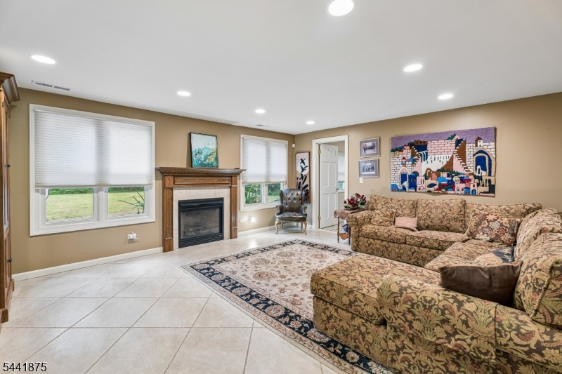 8 Norwood Road Springfield, NJ 07081 - Photo 5 of 23