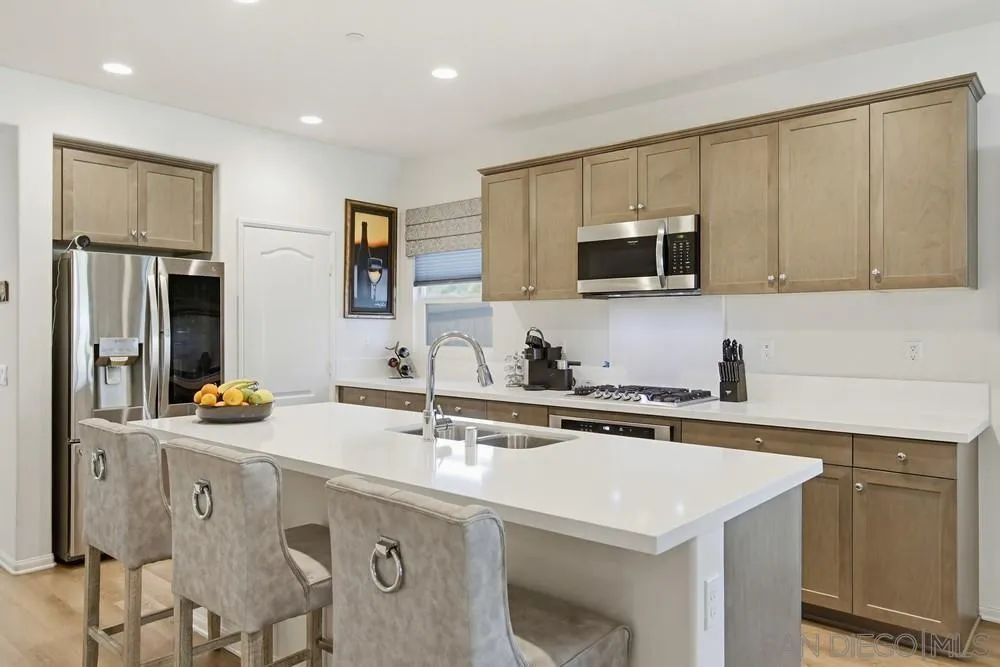 441 Ventasso Way Fallbrook, CA 92028 - Photo 6 of 62 Kitchen