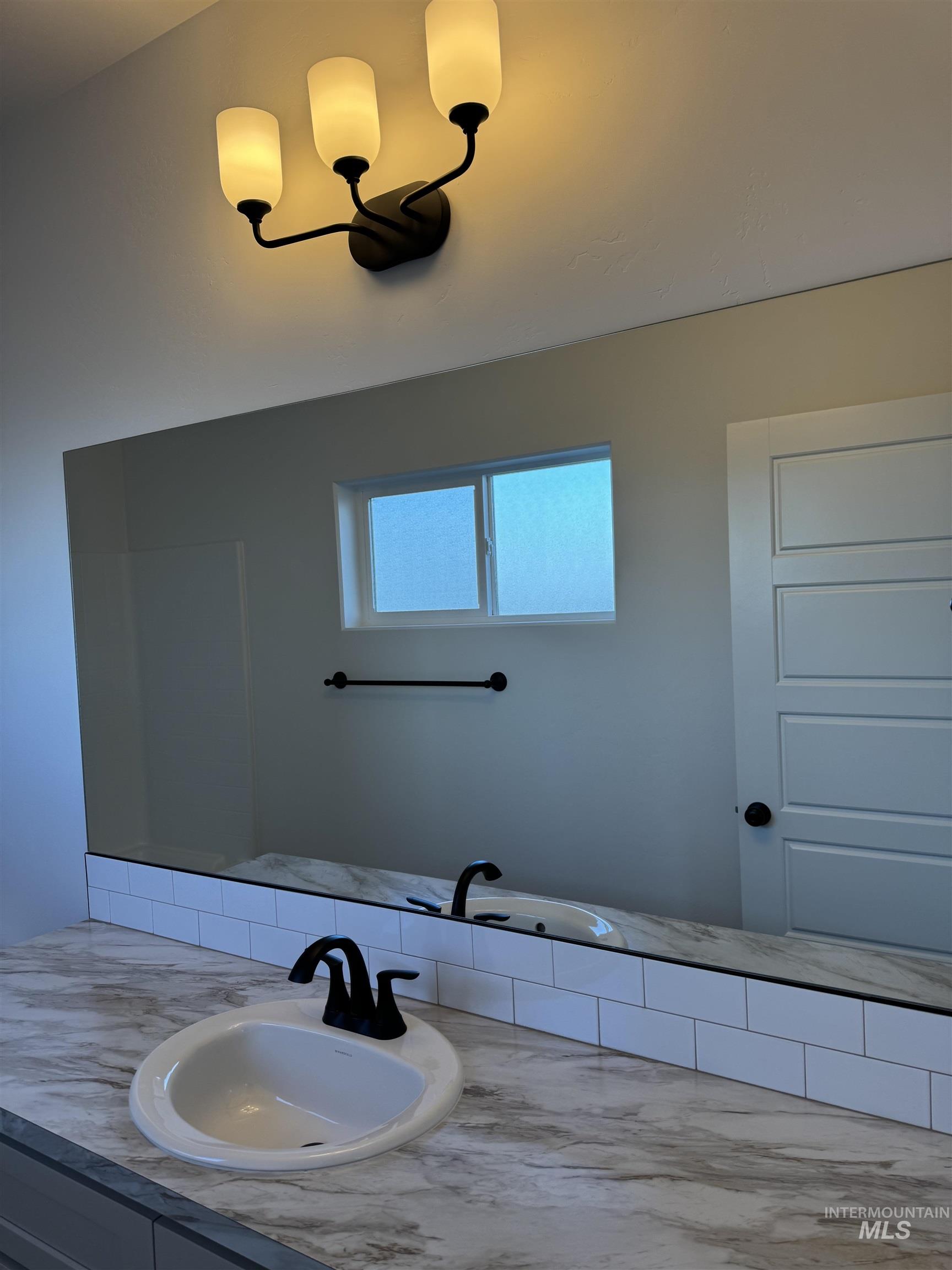 2008 Harrison Street South Twin Falls, ID 83301 - Photo 14 of 32 Bathroom with vanity