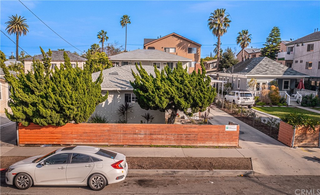 476 Almond Avenue Long Beach, CA 90802 - Photo 3 of 8
