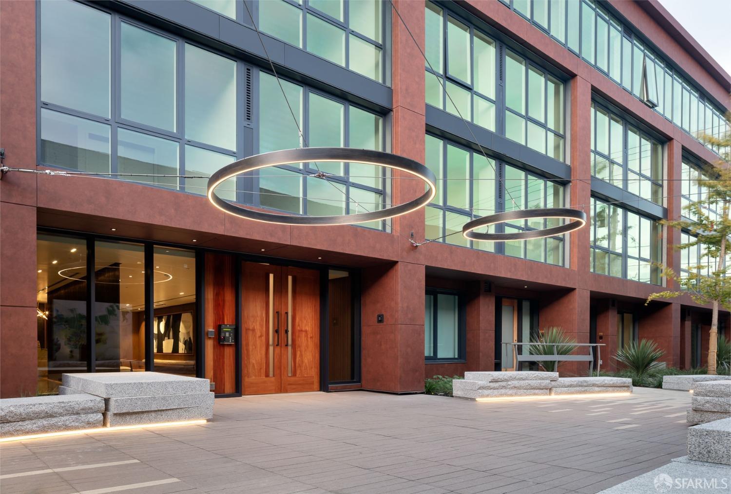 950 Tennessee Street, Unit 404 San Francisco, CA 94107 - Photo 38 of 80 a view of a building with a umbrellas