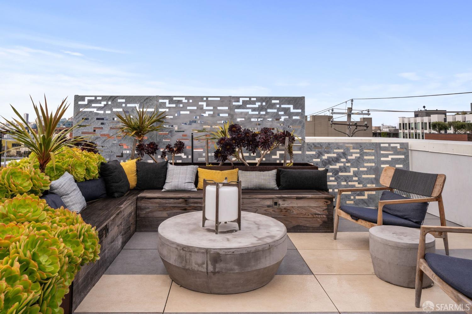 950 Tennessee Street, Unit 404 San Francisco, CA 94107 - Photo 51 of 80 a view of a terrace with couches