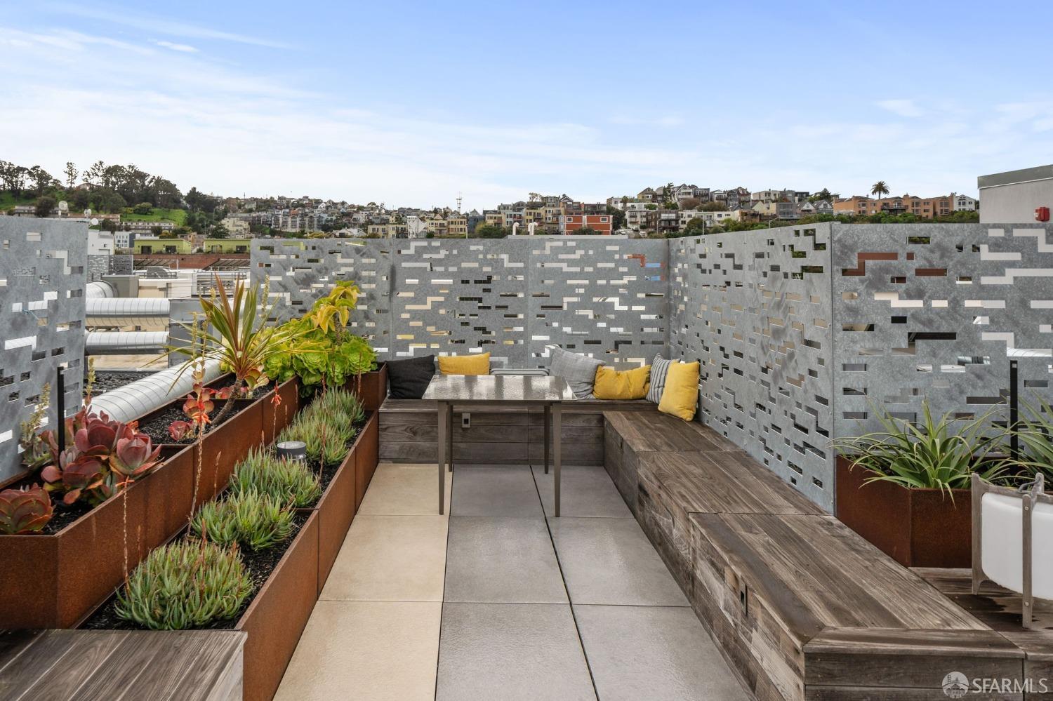 950 Tennessee Street, Unit 404 San Francisco, CA 94107 - Photo 54 of 80 a view of a terrace with seating space