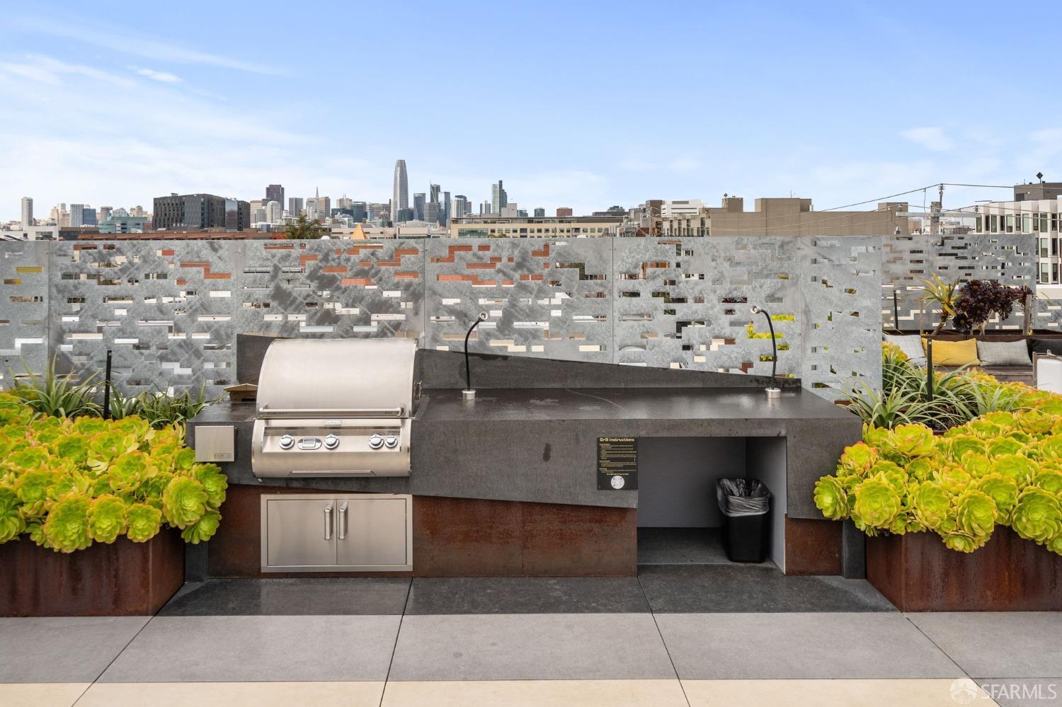 950 Tennessee Street, Unit 404 San Francisco, CA 94107 - Photo 55 of 80 a view of a terrace