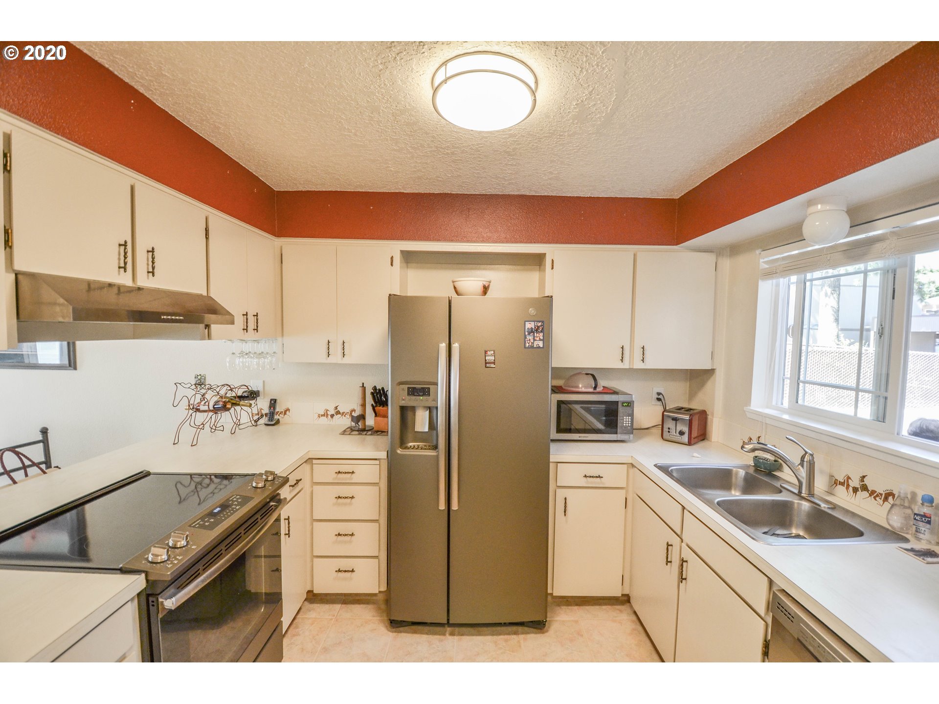 10187 Southwest Denney Road Beaverton, OR 97008 - Photo 6 of 24 Gallery Image 6