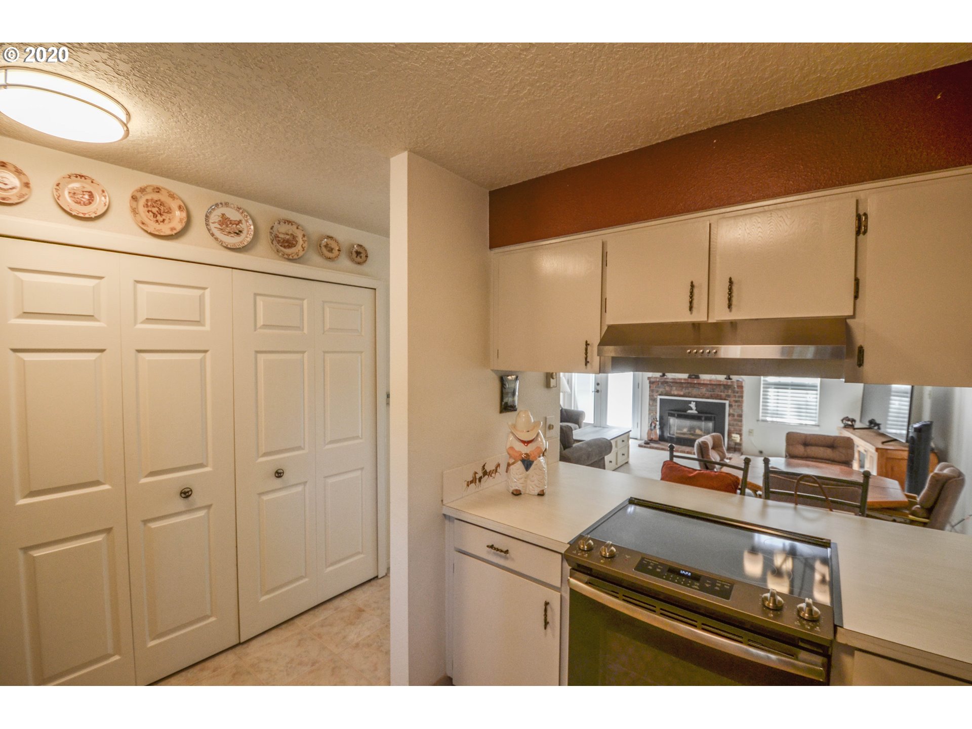 10187 Southwest Denney Road Beaverton, OR 97008 - Photo 8 of 24 Gallery Image 8
