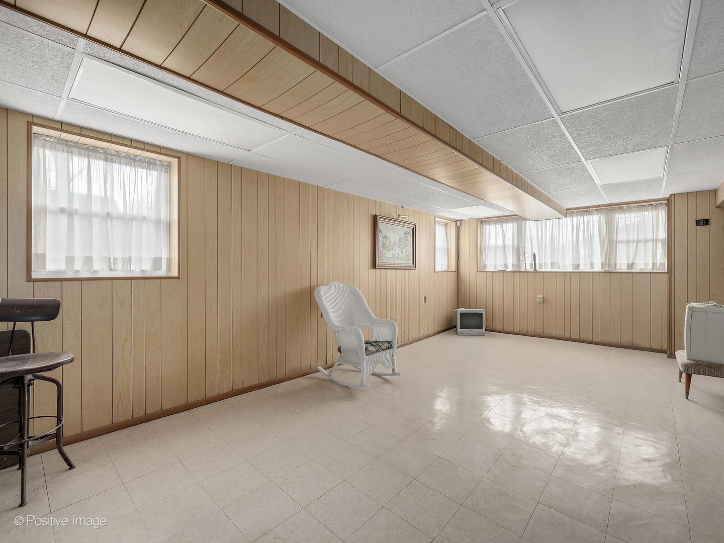2435 Keystone Avenue North Riverside, IL 60546 - Photo 26 of 27 a view of an empty room with a window