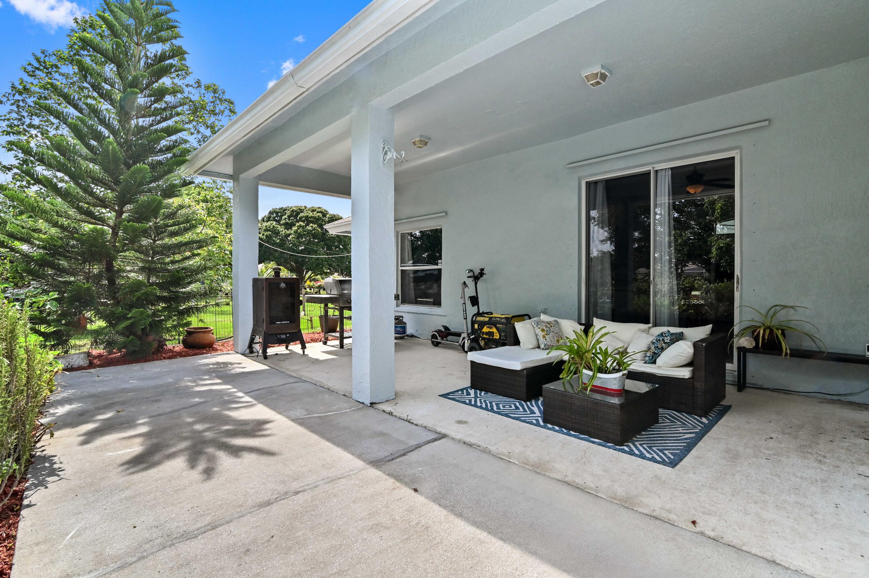 17630 38th Road North Loxahatchee, FL 33470 - Photo 30 of 45 33 patio 02