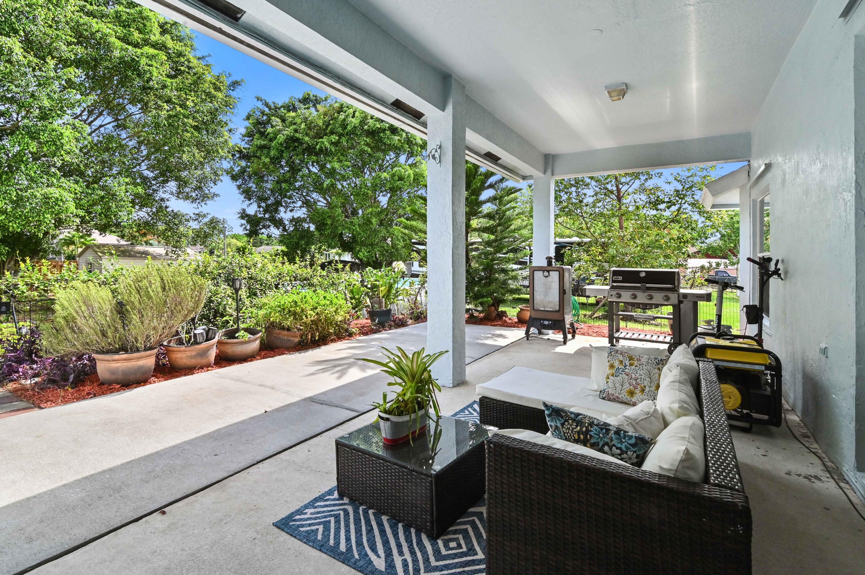 17630 38th Road North Loxahatchee, FL 33470 - Photo 4 of 45 32 patio 01