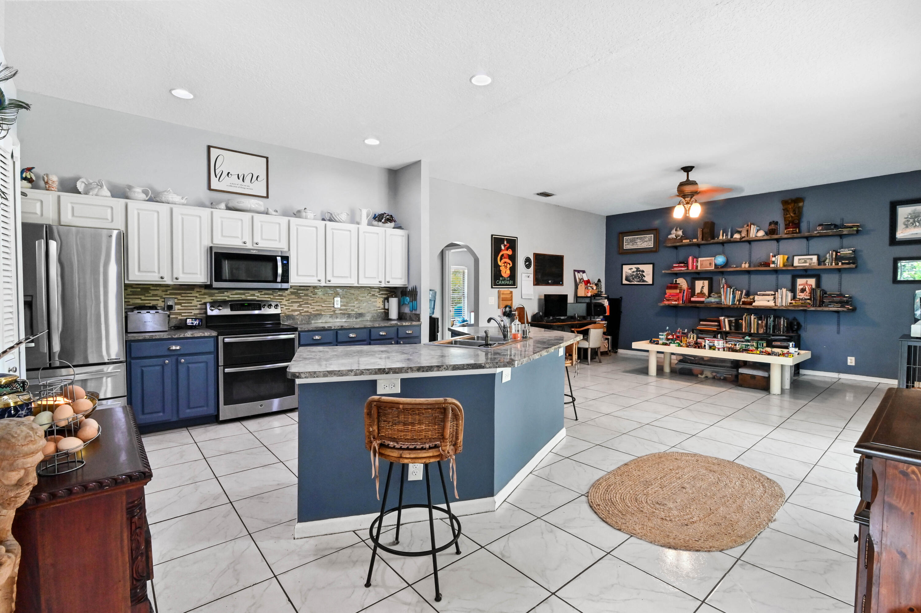 17630 38th Road North Loxahatchee, FL 33470 - Photo 5 of 45 12 breakfast bar 01