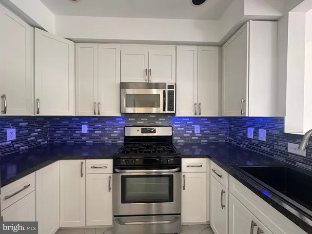 $425,000 | 11775 Stratford House Place, Unit 206, Reston, VA 20190