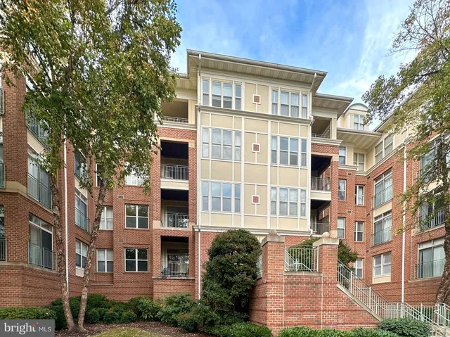 $425,000 | 11775 Stratford House Place, Unit 206, Reston, VA 20190