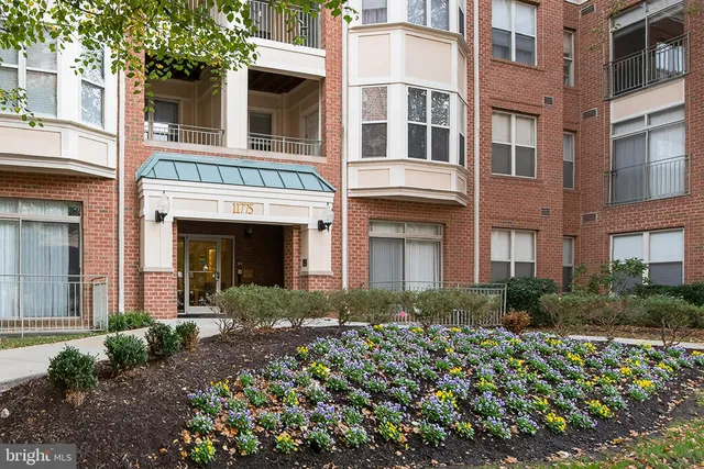 $425,000 | 11775 Stratford House Place, Unit 206, Reston, VA 20190