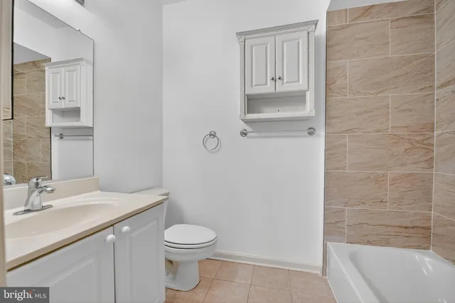 $425,000 | 11775 Stratford House Place, Unit 206, Reston, VA 20190