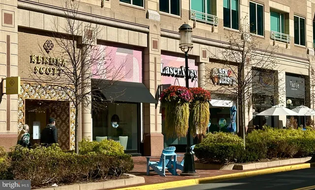 $425,000 | 11775 Stratford House Place, Unit 206, Reston, VA 20190