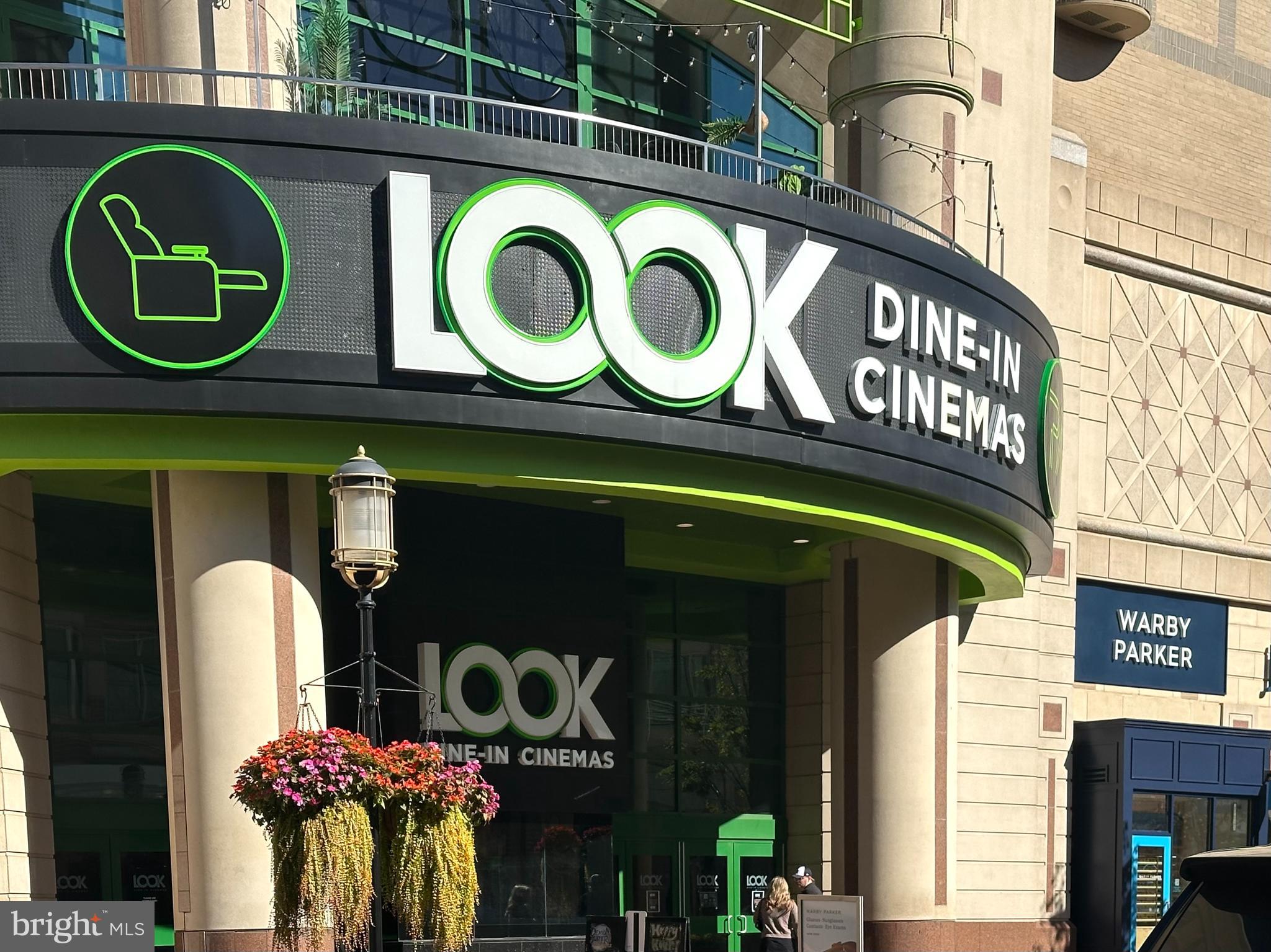 11775 Stratford House Place, Unit 206 Reston, VA 20190 - Photo 34 of 39 a painting on a wall of a building