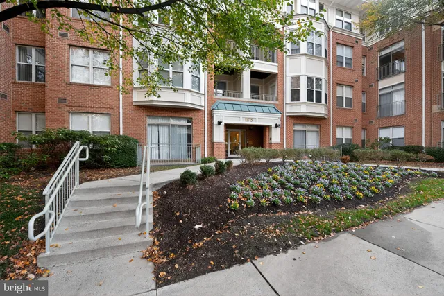 $425,000 | 11775 Stratford House Place, Unit 206, Reston, VA 20190